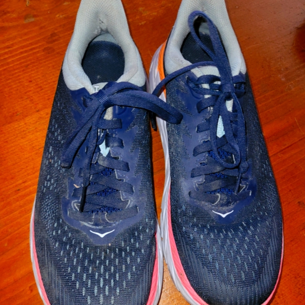 HOKA ONE ONE SIZE 6